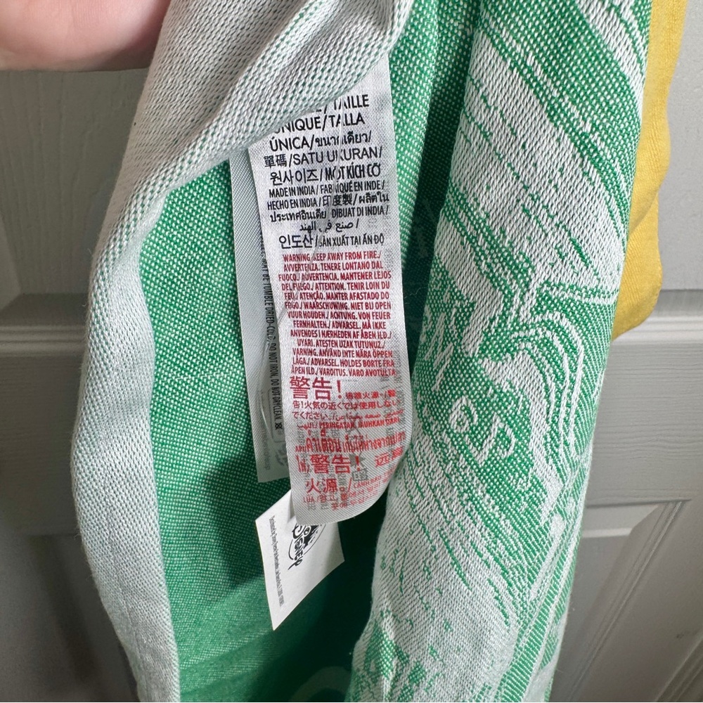 NWT. Disney Apron - Epcot France - Mickey And Minnie Paris Cafe. - Picture 10 of 16